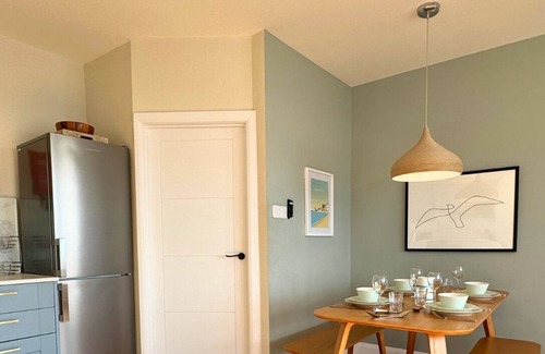 Margate Apartment | This apartment is a 2 bedroom(s), 1 bathrooms, located in Margate, England.