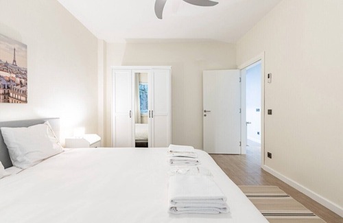 Bebek Apartment | This apartment is a 2 bedroom(s), 1 bathrooms, located in Beşiktaş, İstanbul.