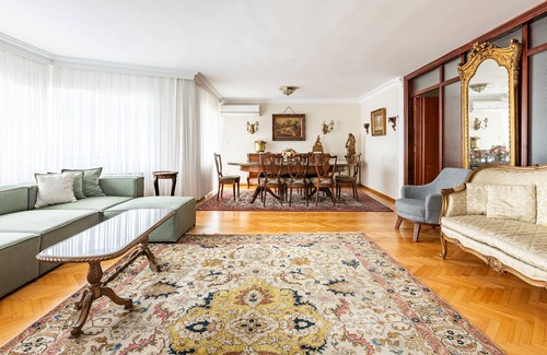 Moda Apartment | This apartment is a 3 bedroom(s), 2.5 bathrooms, located in Kadıköy, İstanbul.