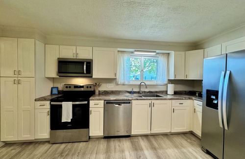 Marion Apartment | This apartment is a 3 bedroom(s), 1 bathrooms, located in Marion, IN.