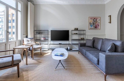 Nisantasi Apartment | This apartment is a 3 bedroom(s), 3.5 bathrooms, located in Şişli, İstanbul.