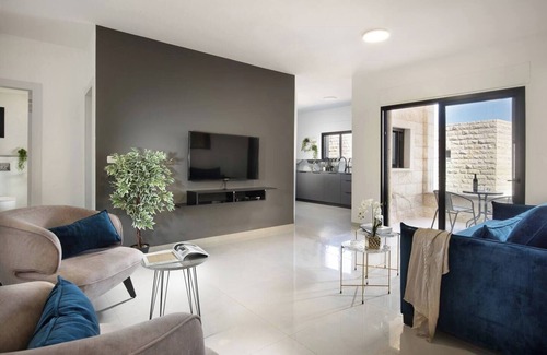 Tiberias Apartment | This apartment is a 3 bedroom(s), 2 bathrooms, located in Tiberias, North District.
