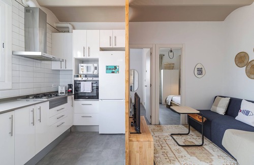 Sants Apartment | This apartment is a 2 bedroom(s), 1 bathrooms, located in Barcelona, Catalunya.