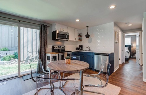 Rosedale Apartment | This apartment is a 2 bedroom(s), 1 bathrooms, located in Kansas City, KS.