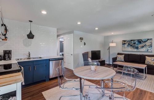 Rosedale Apartment | This apartment is a 2 bedroom(s), 1 bathrooms, located in Kansas City, KS.
