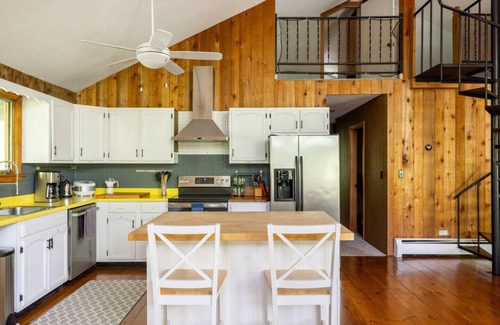 Londonderry Apartment | This apartment is a 4 bedroom(s), 2 bathrooms, located in Londonderry, VT.