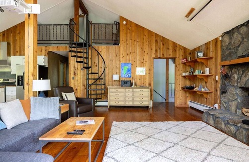 Londonderry Apartment | This apartment is a 4 bedroom(s), 2 bathrooms, located in Londonderry, VT.