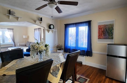 West Roxbury House | This Apartment is an great aerie in Boston
