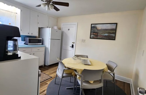 West Roxbury House | This Apartment is an great aerie in Boston