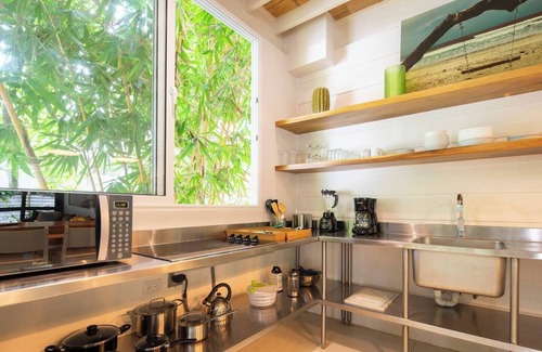 Buenos Aires Apartment | This apartment is a 2 bedroom(s), 1 bathrooms, located in Santa Teresa, Puntarenas Province.