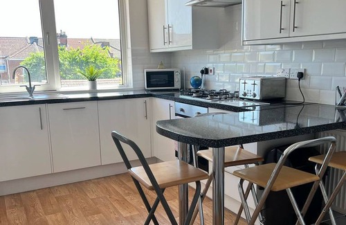 Shirley Apartment | This apartment is a 2 bedroom(s), 1 bathrooms, located in Southampton, England.