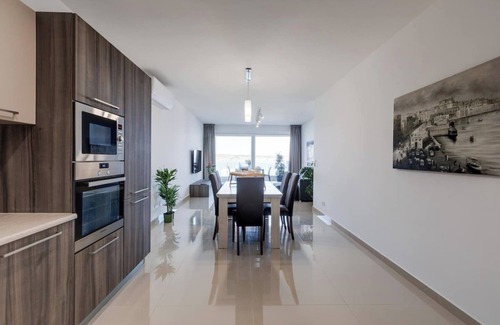 Għadira Apartment | This apartment is a 3 bedroom(s), 3 bathrooms, located in Il-Mellieħa, null.