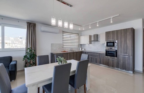 Għadira Apartment | This apartment is a 3 bedroom(s), 4 bathrooms, located in Il-Mellieħa, null.