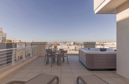 Ta' Pennellu Apartment | This apartment is a 2 bedroom(s), 2 bathrooms, located in Il-Mellieħa, null.