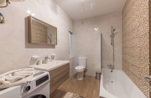 Ta' Pennellu Apartment | This apartment is a 2 bedroom(s), 2 bathrooms, located in Il-Mellieħa, null.