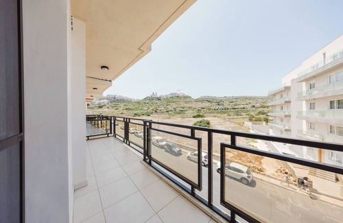 Għadira Apartment | This apartment is a 2 bedroom(s), 2 bathrooms, located in Il-Mellieħa, null.