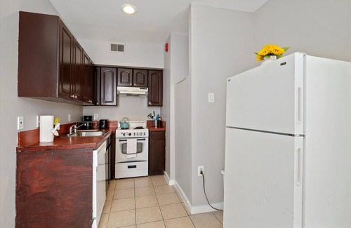Graduate Hospital Apartment | This apartment is a 1 bedroom(s), 1 bathrooms, located in Philadelphia, PA.