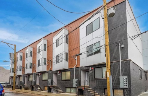 North Philadelphia East Apartment | This apartment is a 2 bedroom(s), 2 bathrooms, located in Philadelphia, PA.