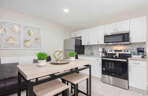 Hollywood Apartment | This apartment is a 1 bedroom(s), 1 bathrooms, located in Fort Lauderdale, FL.