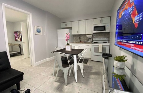 Hollywood Apartment | This apartment is a 1 bedroom(s), 1 bathrooms, located in Fort Lauderdale, FL.