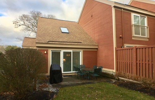 Brewster Condo | This B-Style Billington Village townhouse has access to Golf and Pool. (Fees Apply)