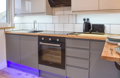 Perranporth Cottage | This beautiful spacious studio is an ideal bolt-hole for a mini break.