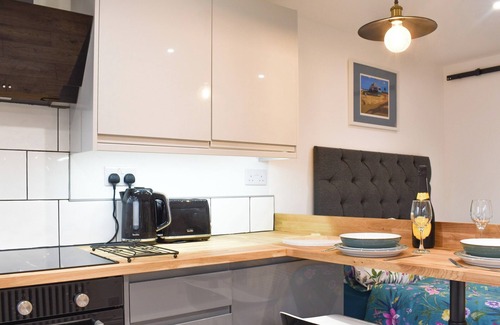 Perranporth Cottage | This beautiful spacious studio is an ideal bolt-hole for a mini break.