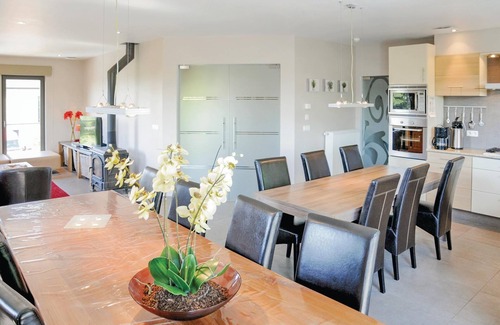 Noiseux House | This beautiful vacation home is located in Somme-Leuze and can accommodate 14 people.