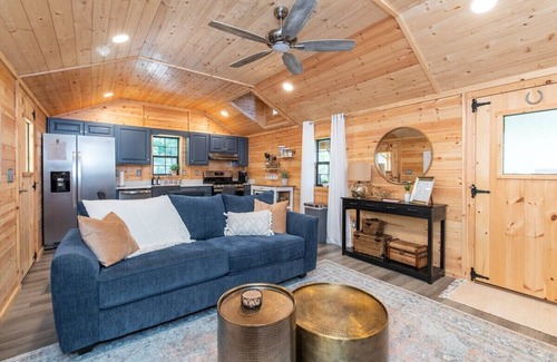 Stanton Cabin | This cabin is a 1 bedroom(s), 1 bathrooms, located in Stanton, KY.