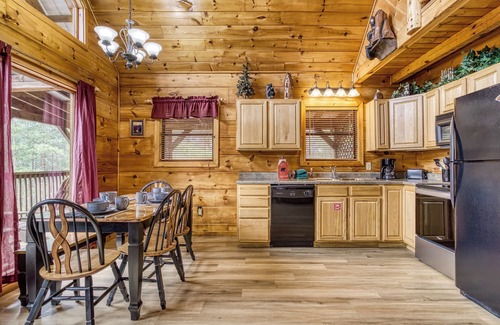 Caton Cabin | This Cabin is ideal for a family vacation or just a weekend getaway!