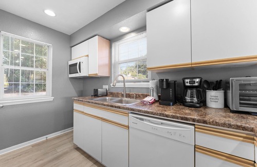 Branson Condo | This charming 2-bedroom condo offers a blend of comfort and style.