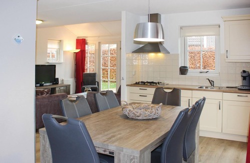 Hoge Hexel House | This comfortable luxury villa is located in the Buitengoed Het Lageveld vacation park.