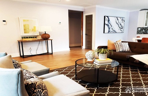 West End House | This completely π renovated π‘ open concept home!