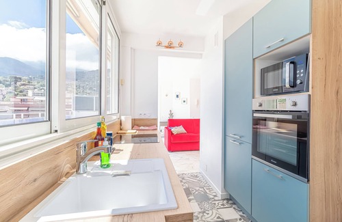 Roquebrune-Cap-Martin Condo | This condominium is a 1 bedroom(s), 1 bathrooms, located in Roquebrune-Cap-Martin, Provence-Alpes-Côte d'Azur.