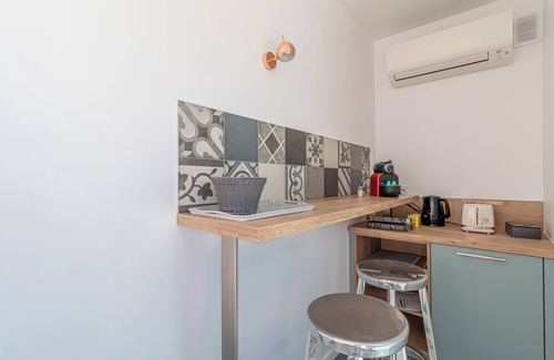 Roquebrune-Cap-Martin Condo | This condominium is a 1 bedroom(s), 1 bathrooms, located in Roquebrune-Cap-Martin, Provence-Alpes-Côte d'Azur.