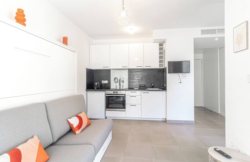 French Riviera Condo | This condominium is a 1 bedroom(s), 1 bathrooms, located in Beausoleil (06240), AL.