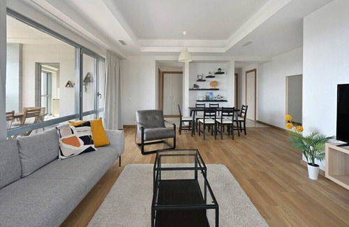 Maslak Condo | This condominium is a 3 bedroom(s), 2 bathrooms, located in Sarıyer, İstanbul.
