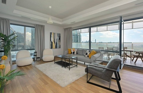 Maslak Condo | This condominium is a 3 bedroom(s), 2 bathrooms, located in Sarıyer, İstanbul.