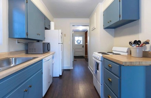 Manchester Cottage | This cottage is a 1 bedroom(s), 1.5 bathrooms, located in Manchester, VT.