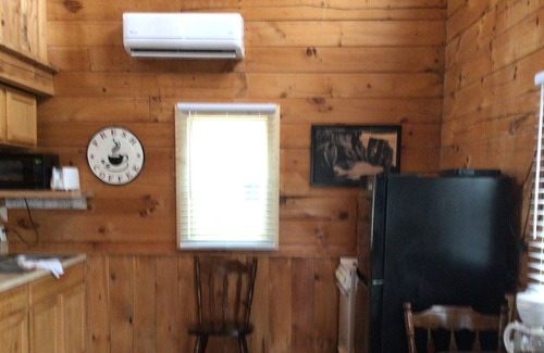 Columbia Cabin | This cozy log cabin has a private entrance