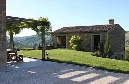 Gualdo Villa | This exceptional house has been lovingly renovated and decorated