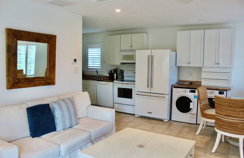 South Rehoboth House | This guest house is a 1 bedroom(s), 1 bathrooms, located in Rehoboth Beach, DE.