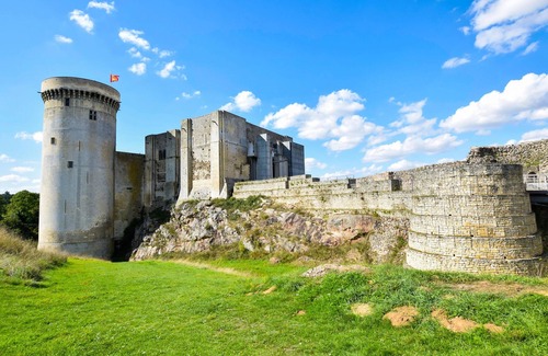 Conde-sur-Noireau House | This holiday home is the ideal starting point for discovering Normandy Switzerland.