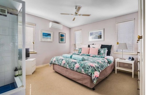 Peppermint Grove Beach House | This house is a 5 bedroom(s), 3 bathrooms, located in Peppermint Grove Beach, WA.