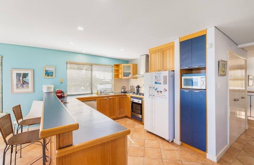 Peppermint Grove Beach House | This house is a 3 bedroom(s), 2 bathrooms, located in Peppermint Grove Beach, WA.