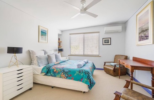 Peppermint Grove Beach House | This house is a 3 bedroom(s), 2 bathrooms, located in Peppermint Grove Beach, WA.
