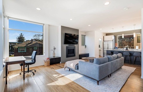 Interbay House | This house is a 0 bedroom(s), 3.5 bathrooms, located in Seattle, WA.