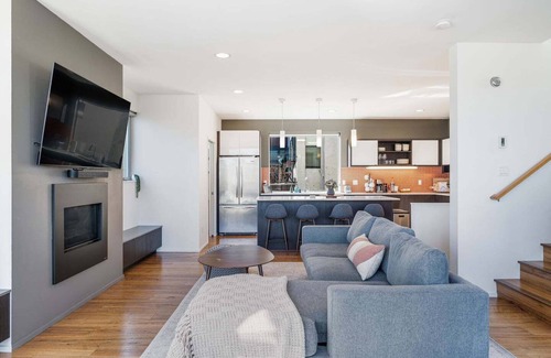 Interbay House | This house is a 0 bedroom(s), 3.5 bathrooms, located in Seattle, WA.