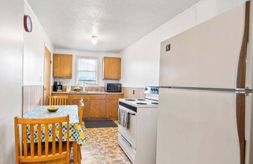 Marlinton House | This house is a 1 bedroom(s), 1 bathrooms, located in Marlinton, WV.