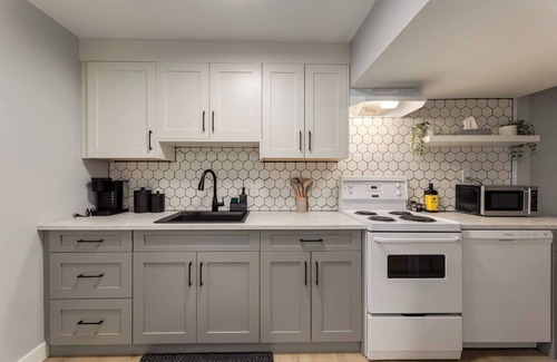 Southeast Calgary House | This house is a 1 bedroom(s), 1 bathrooms, located in Calgary, AB.